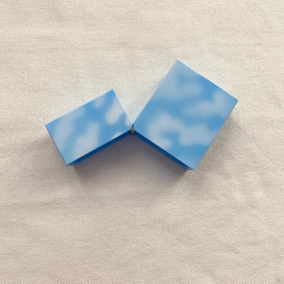 Tsubota Pearl Hard Edge Lighter in Cloud - Picture 11 of 13